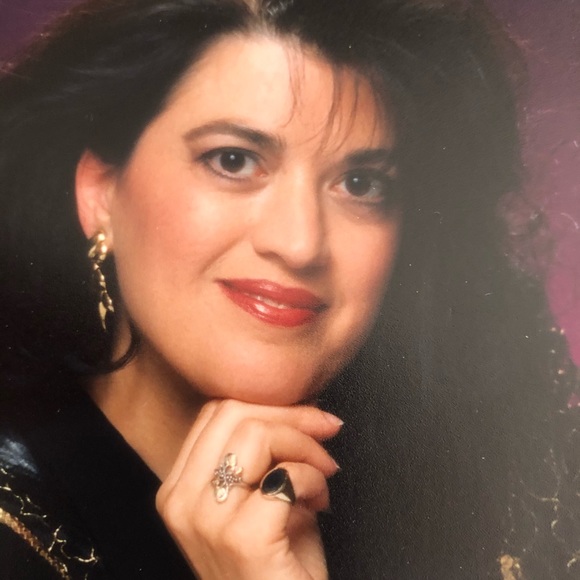 Meet your Posher, Carolyn - Picture 2 of 2